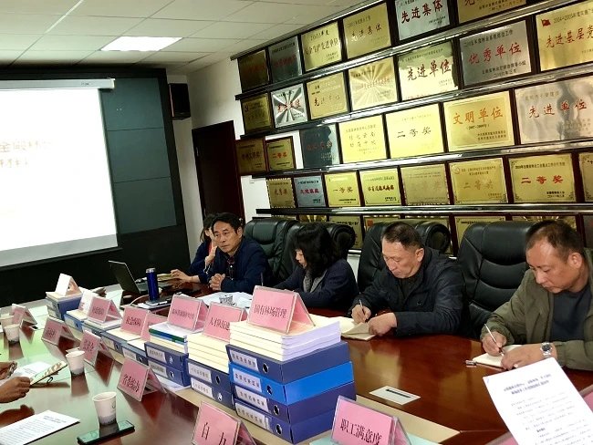 验收组认真听取云南森林自然中心(金殿林场)国有林场改革工作汇报